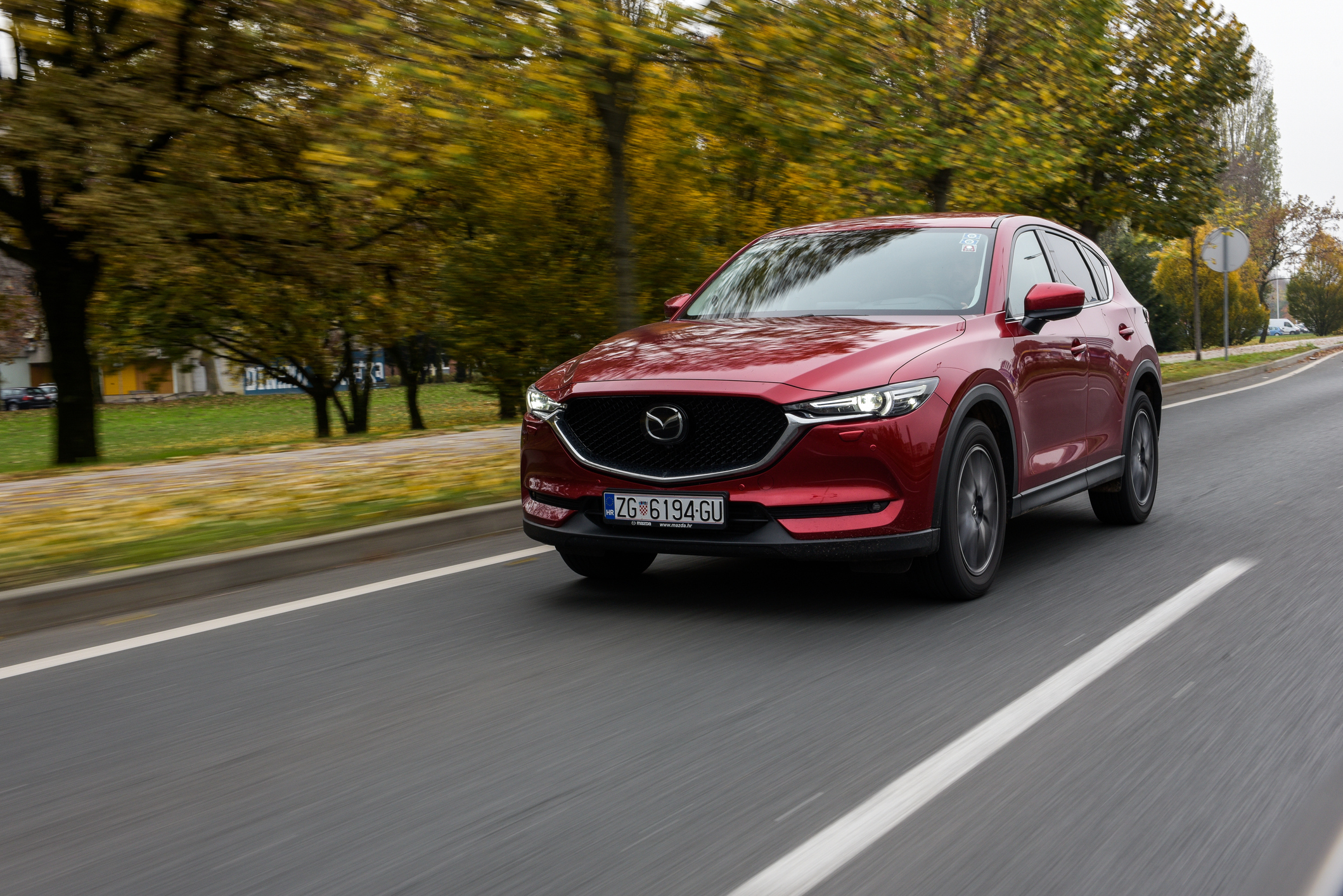 【後悔する前に】マツダCX-5ディーゼルは本当に買いか？中古市場動向・試乗レビュー・賢い選び方まで徹底解説